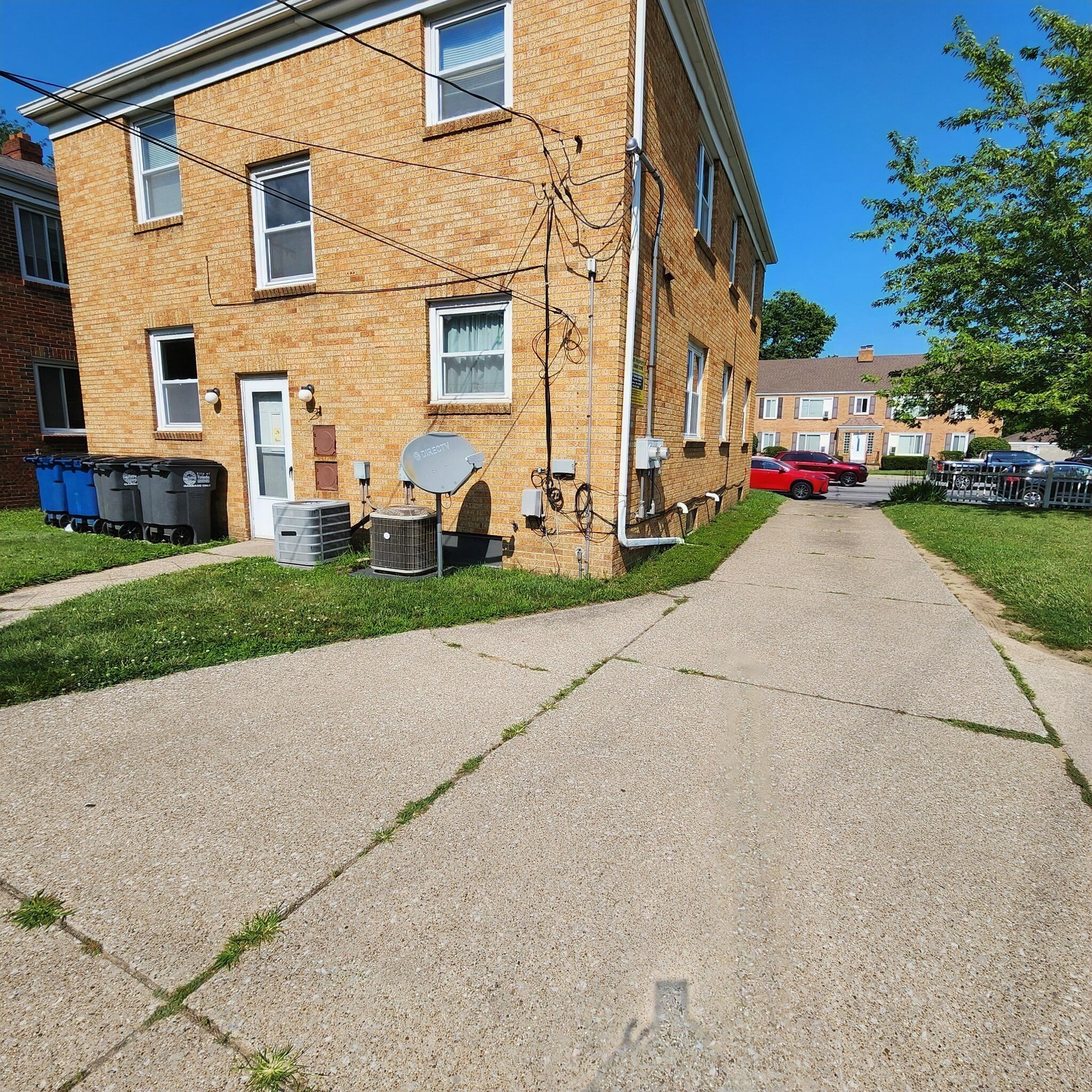 Building Photo - 3611 Douglas Rd
