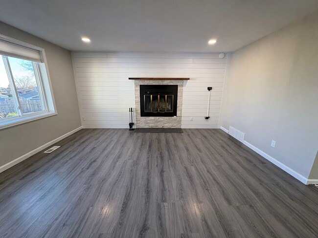 Building Photo - Beautiful 4 Bed 3 Bath Home!!!