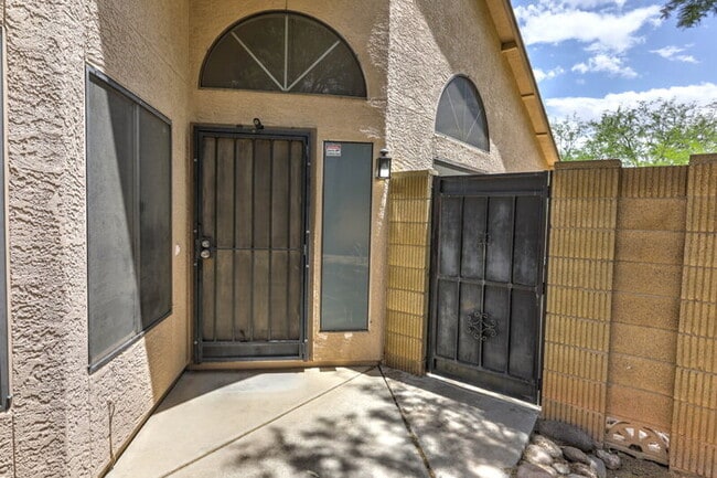 Building Photo - $1,000 Move-In Credit - Mission View off Valencia. Cardinal and Los Reales Rd