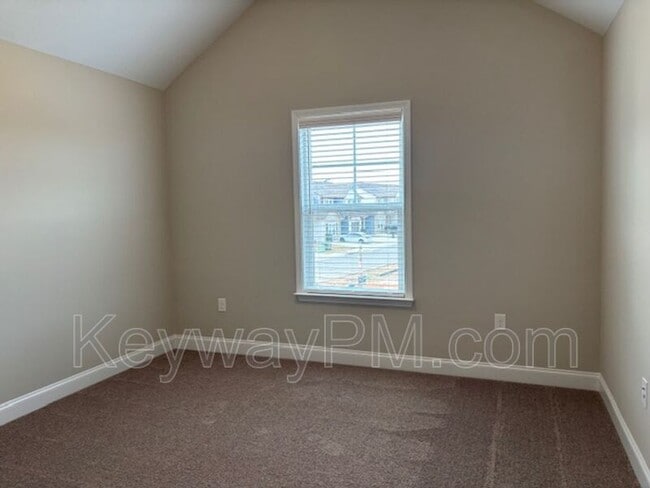 Building Photo - 515 Yuma Ln