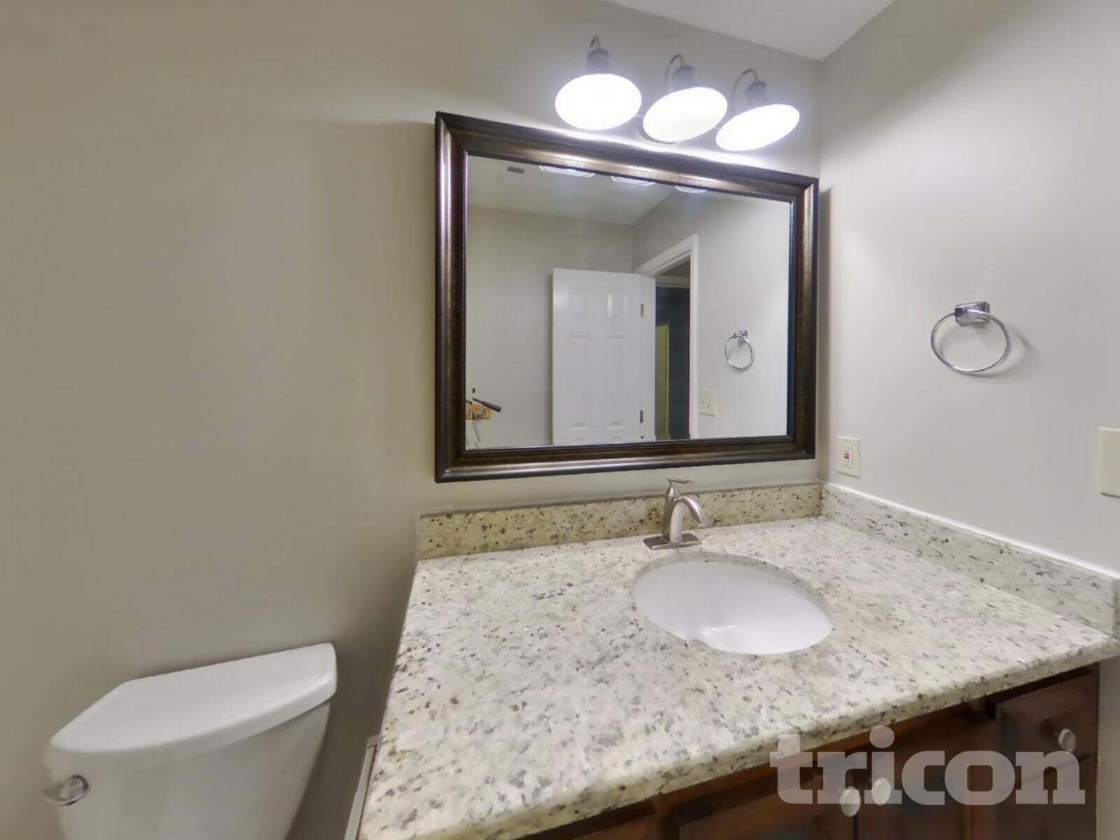 Building Photo - 305 Woodsong Dr