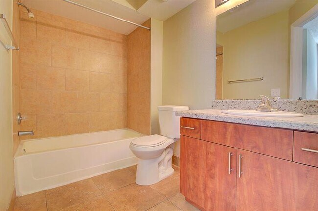 Building Photo - 643 Vista Isles Dr