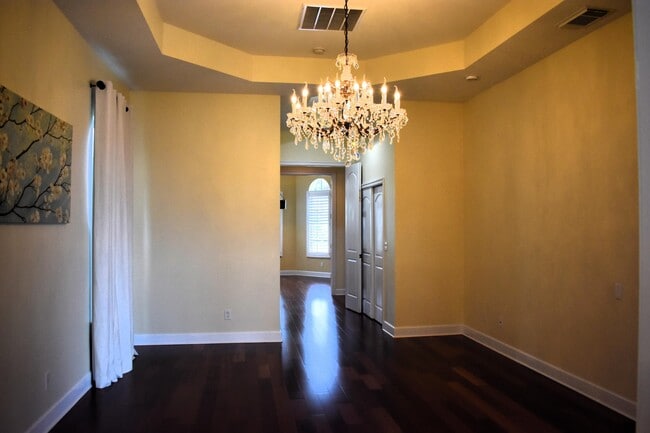 Building Photo - 895 SW Grand Reserves Blvd