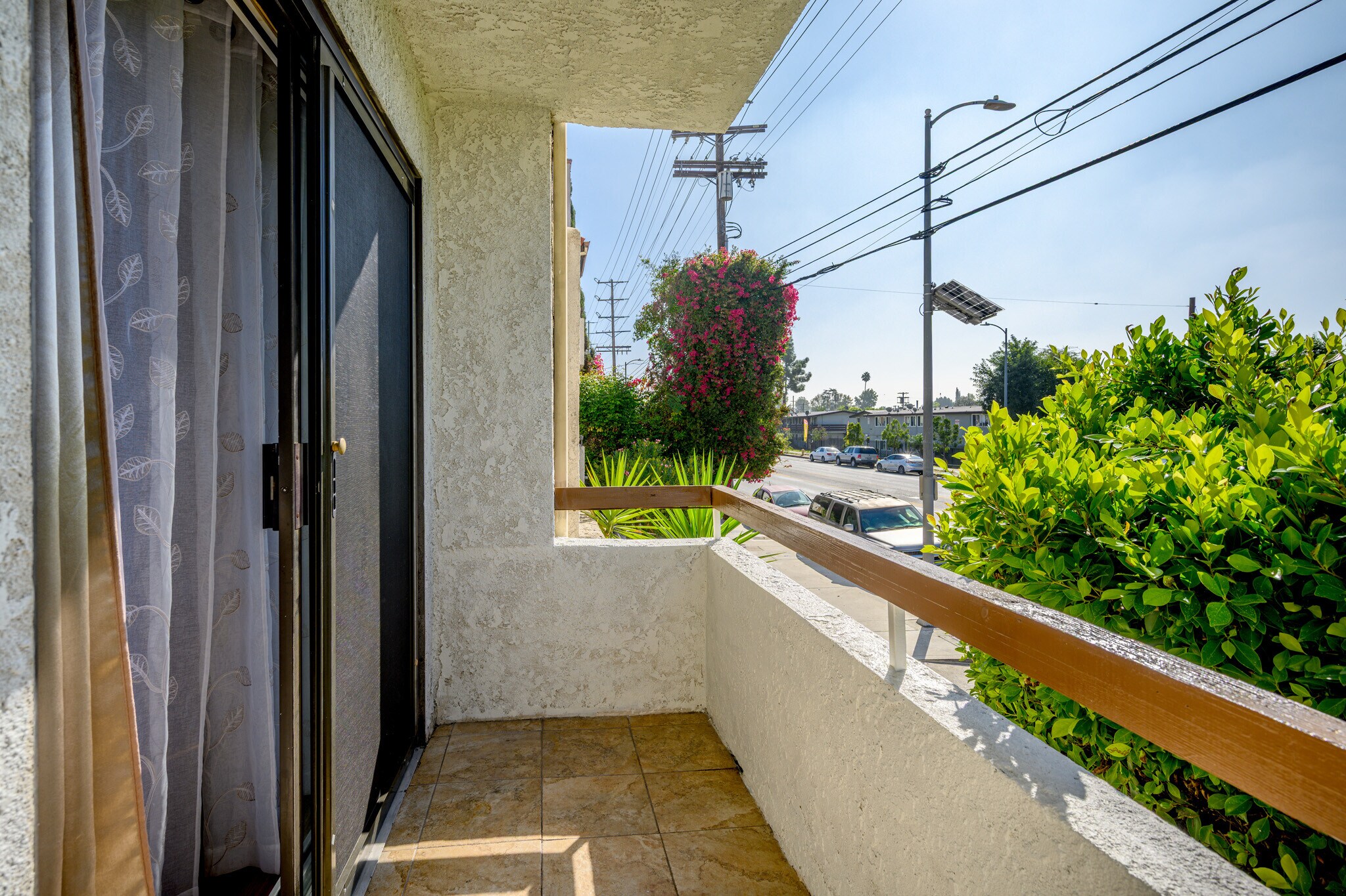 Building Photo - 13203 Vanowen St