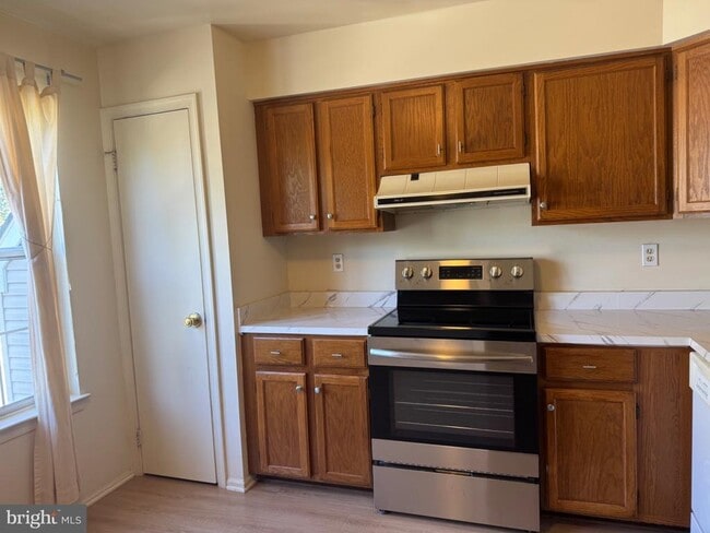 Building Photo - 4711 Leyden Way
