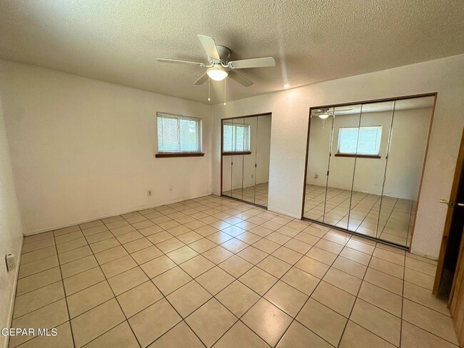Building Photo - 1067 Villa Linda Way