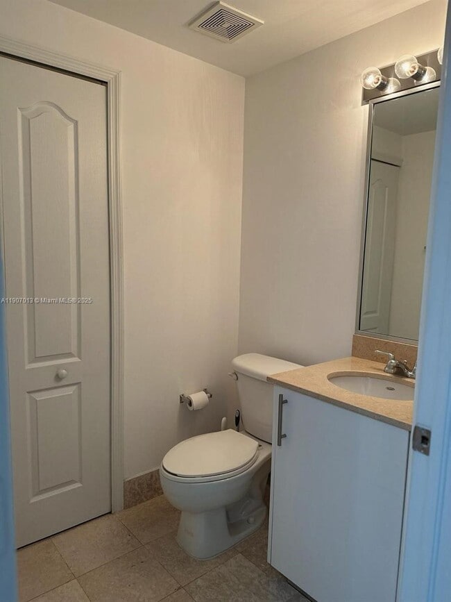 Building Photo - 2701 SW 3rd Ave