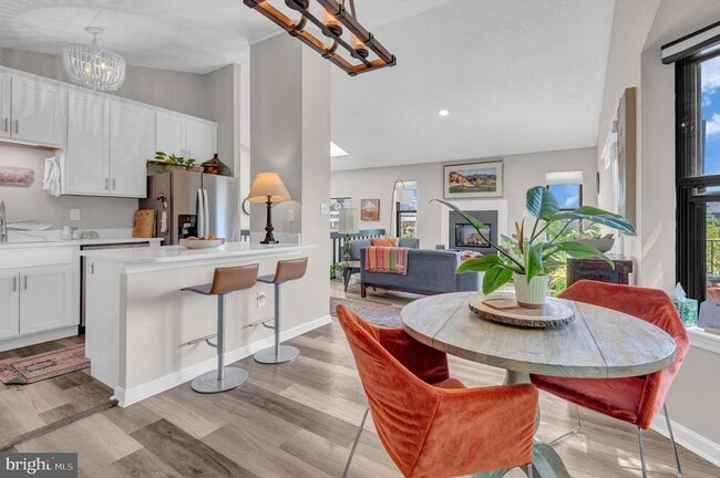 Building Photo - 4013 Carousel Way