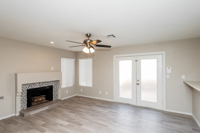 Building Photo - 425 Raindance Dr