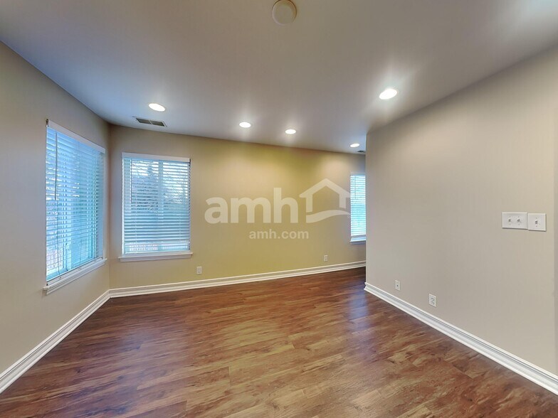 Building Photo - 20825 W Bangor Ct