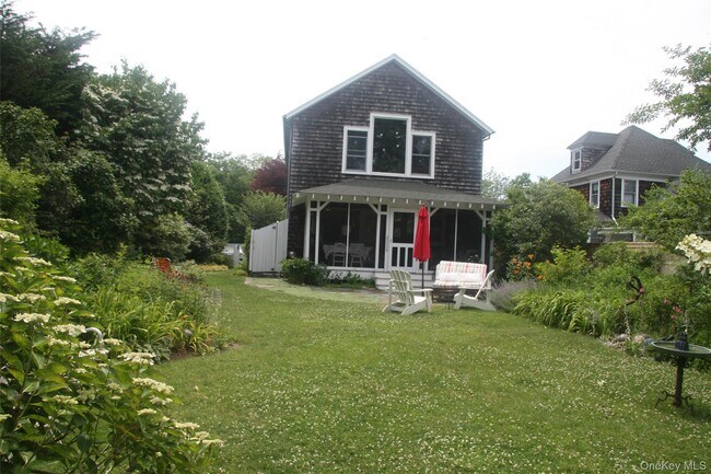 Building Photo - 306 6th St