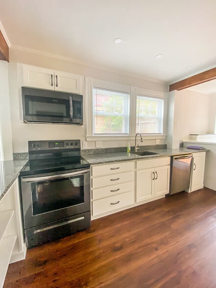 Building Photo - 71 Arsenal St