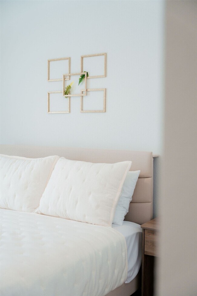 Building Photo - 29022 Rustic Windmill Wy