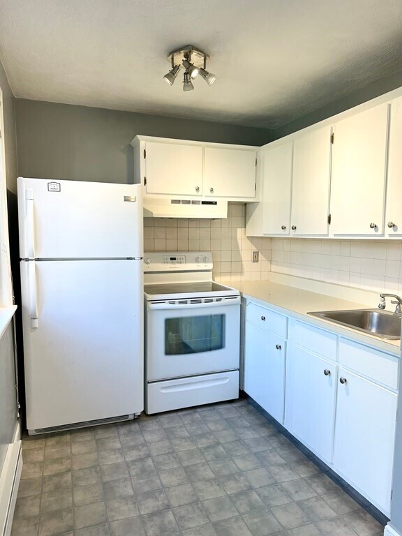 Primary Photo - 152 Linebrook Rd