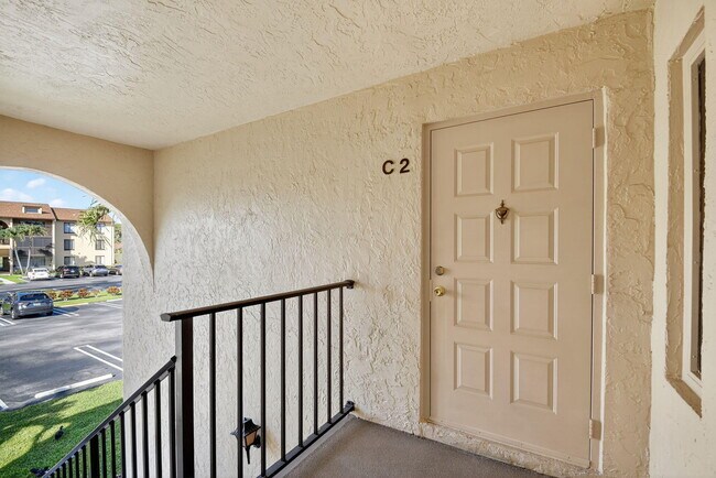 Building Photo - 805 Sky Pine Way