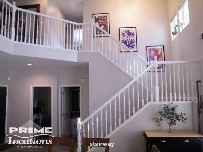 Building Photo - Wow!! An east Roseville charmer