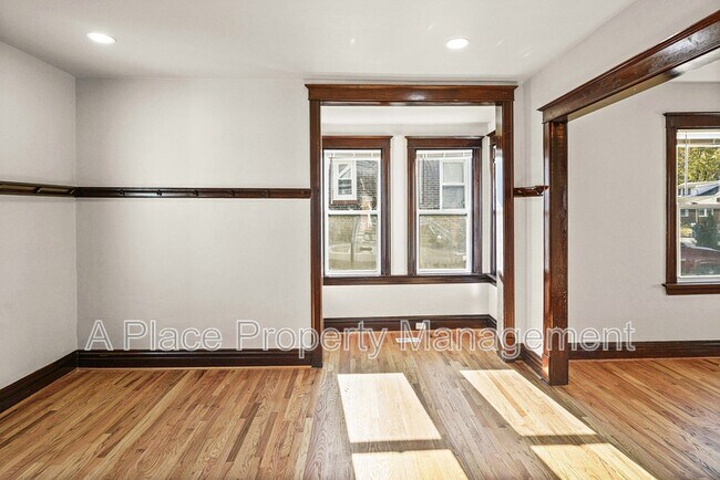 Building Photo - 2976 Kincaid Ave