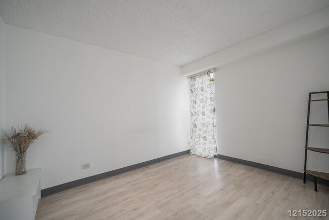 Building Photo - 1655 Makaloa St