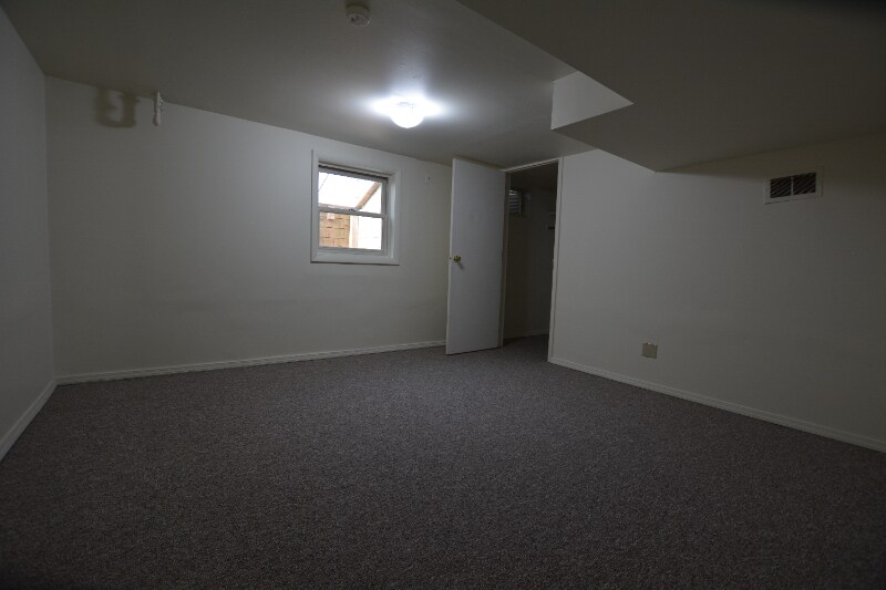 Building Photo - 715 Barlow St