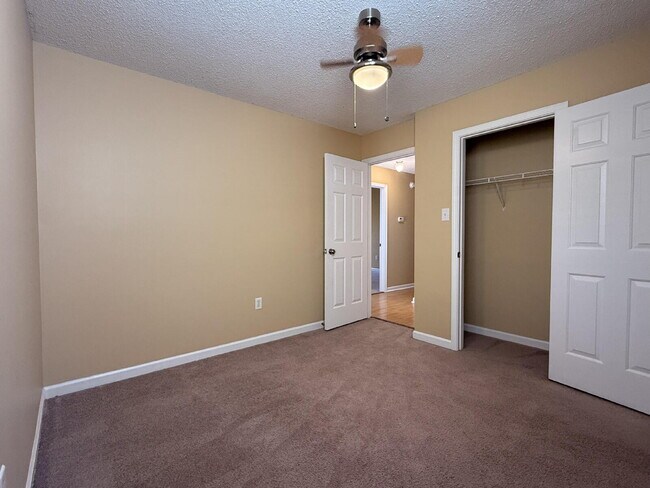 Building Photo - "Charming 3-Bedroom Lakeland Home with Cozy Fireplace & Gleaming Hardwood Floors!"