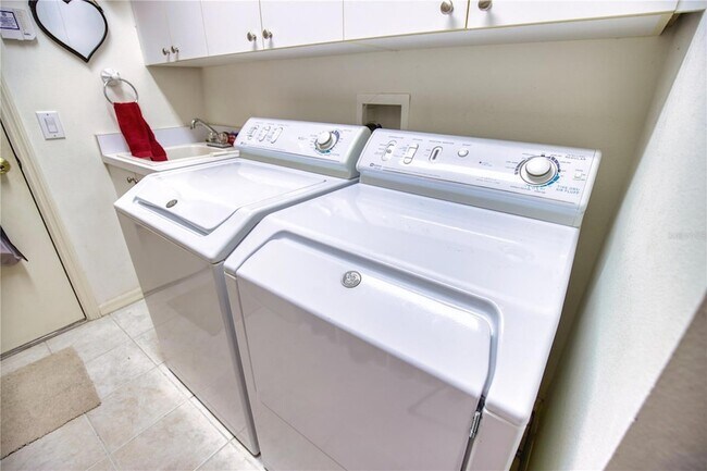 Building Photo - 1520 San Ysidro Way