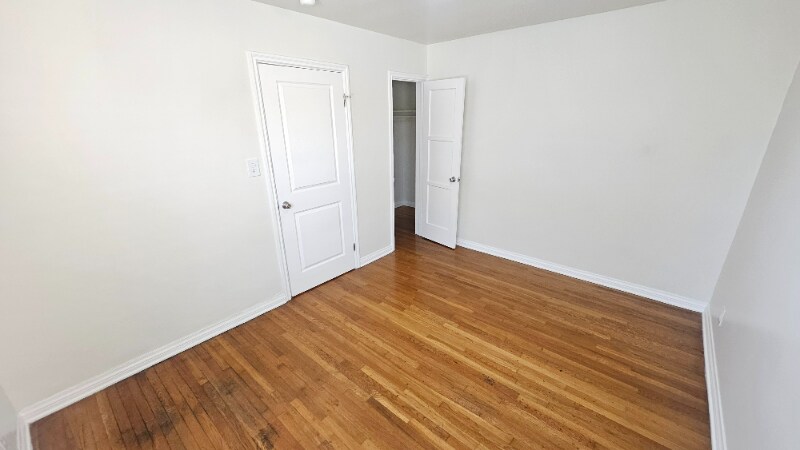 Building Photo - 938 S Grand View St