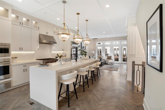 Building Photo - 350 Horseman Blvd