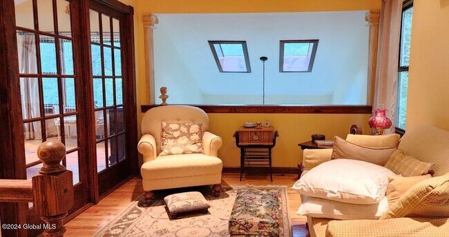 Building Photo - 535 Sand Creek Rd