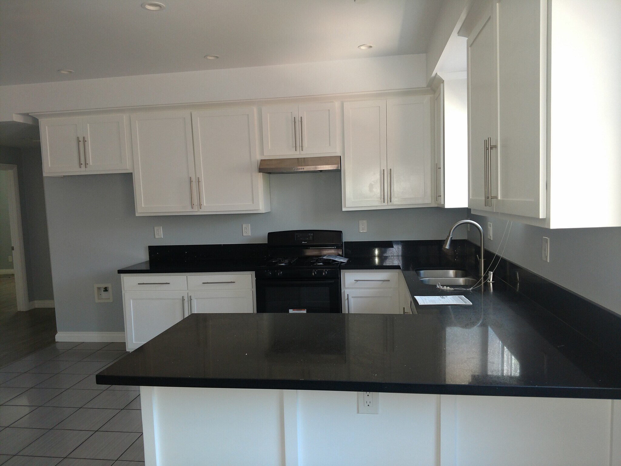 Building Photo - 3961 Halldale Ave