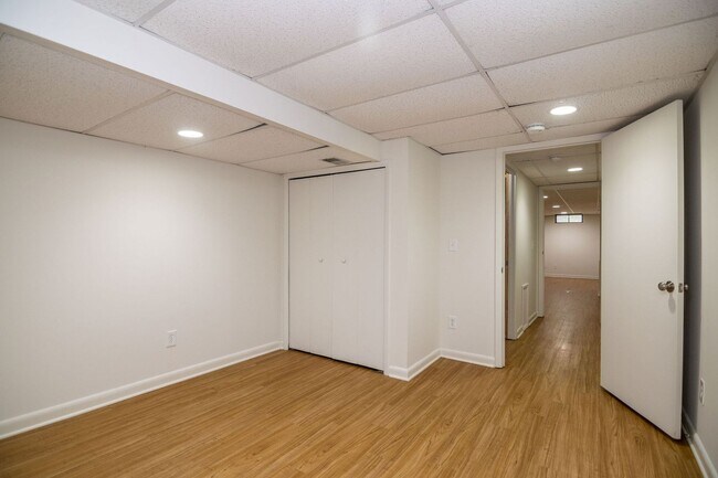 Building Photo - 2630 Glenbrook Ct
