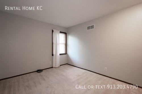 Building Photo - 1835 S Abbey Cir
