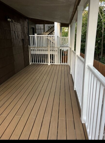 Spacious private deck - 111 Falcon St