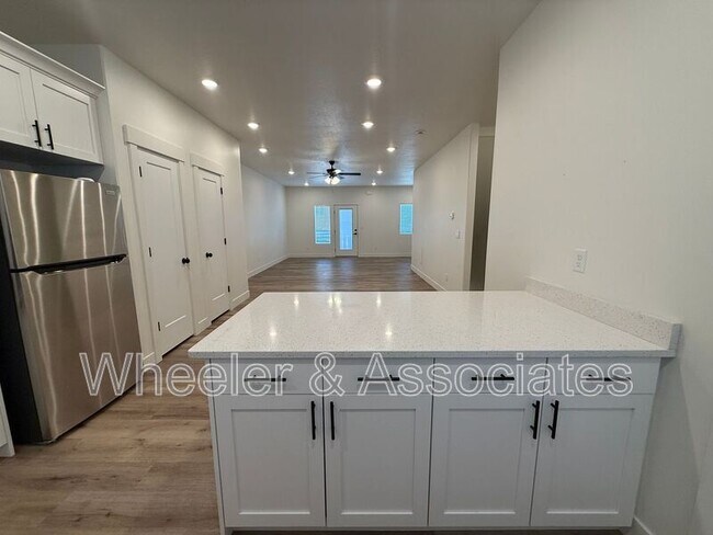 Building Photo - 1294 E 1640 S
