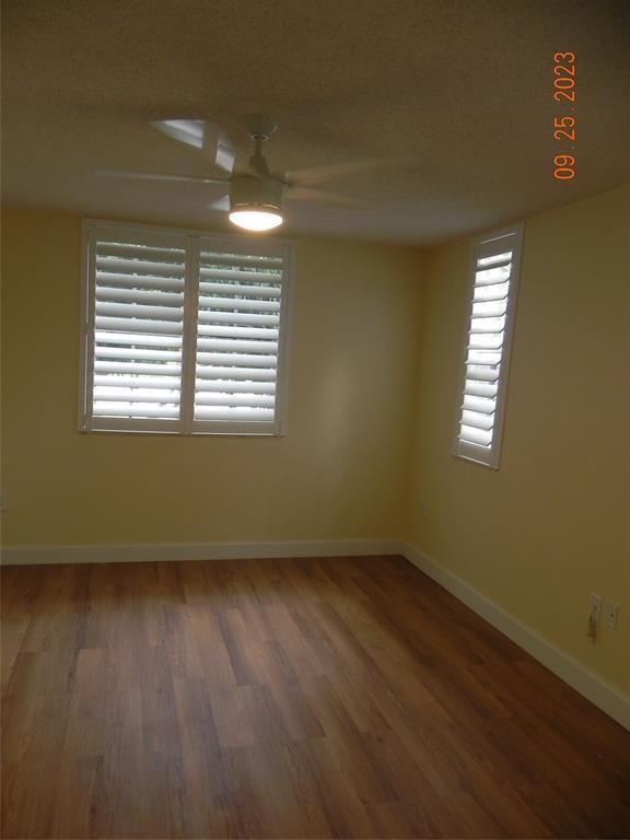 Building Photo - 577 SW 111th Ln