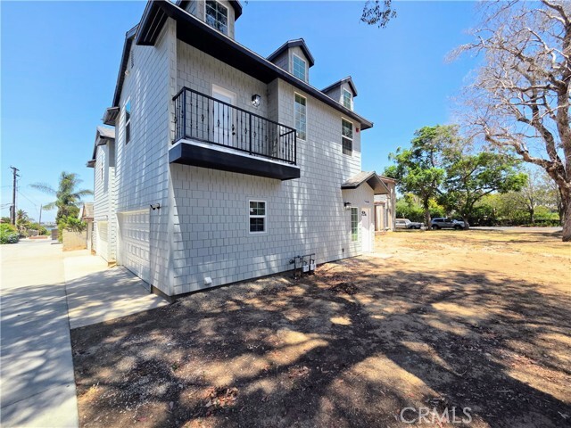 Building Photo - 4165 Country Club Dr