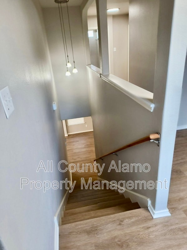 Building Photo - 10316 Artesia Wells