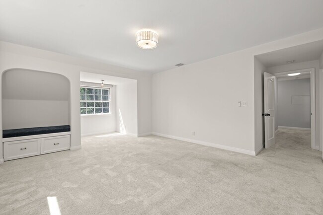 Building Photo - 15473 Lemay St