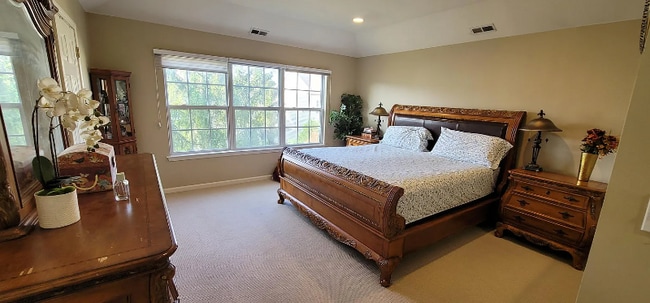 Building Photo - 19 Jason Ct