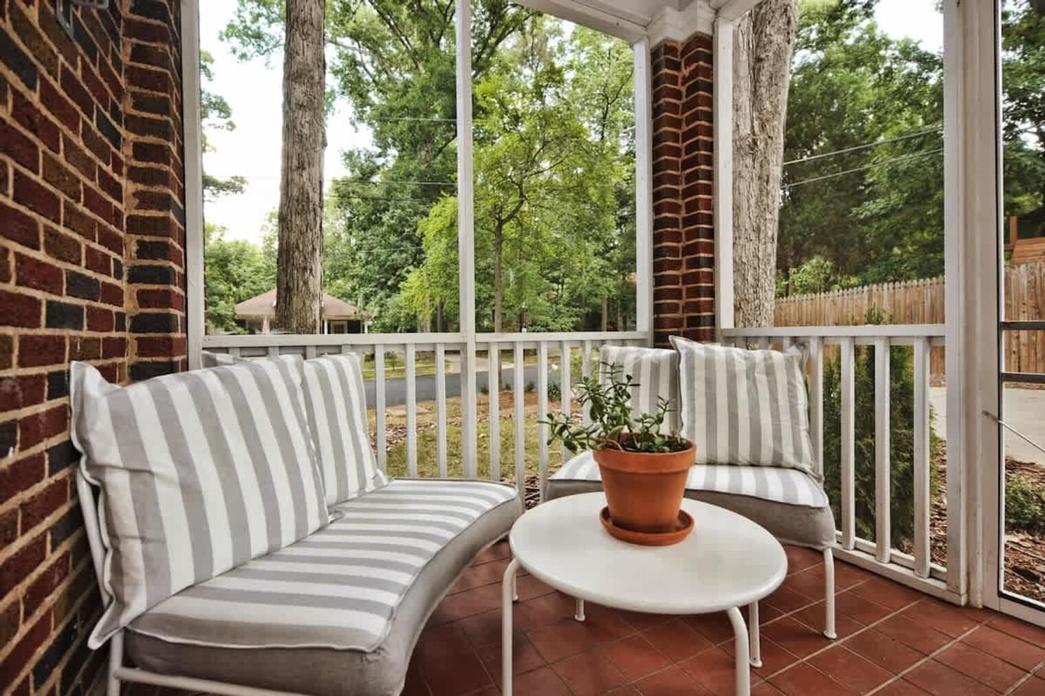 Building Photo - 800 Magnolia Ave