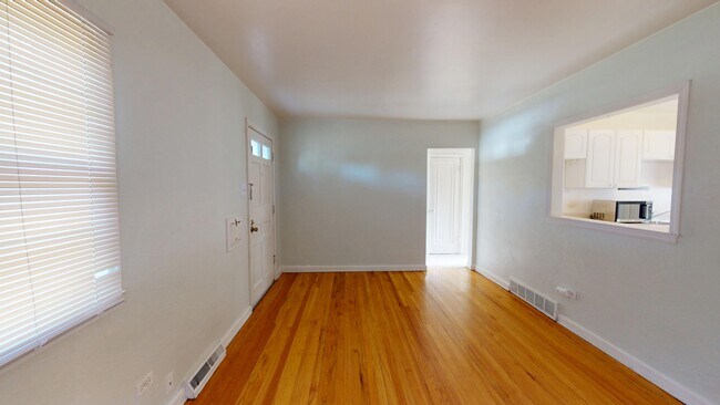 Building Photo - 2525 S Clayton St