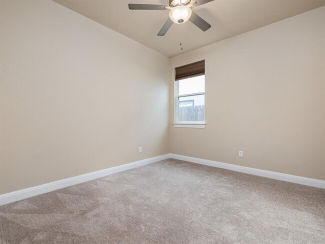 Building Photo - 904 Central Blvd