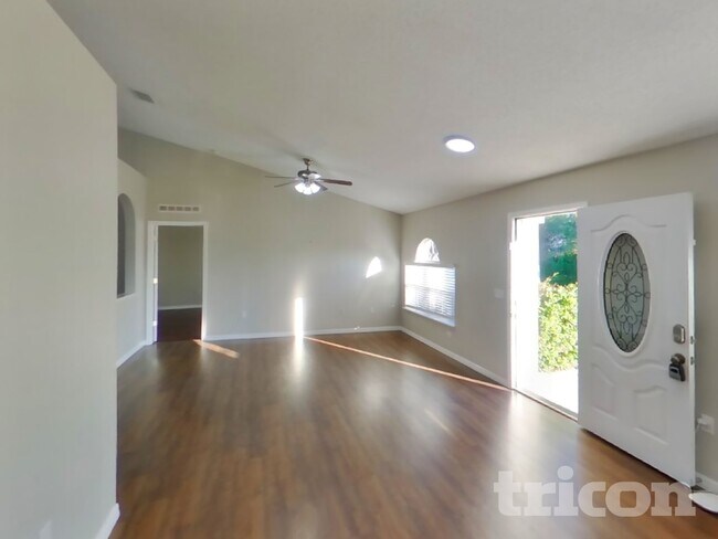 Building Photo - 9297 Oak Grove St