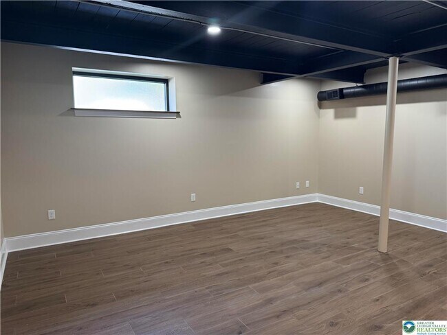 Building Photo - 330 Linden Ave