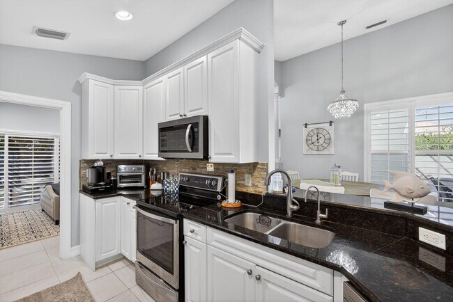 Building Photo - 8075 SE Governors Way