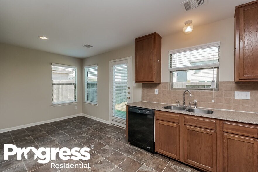 Building Photo - 20730 Dickinson Manor Ln