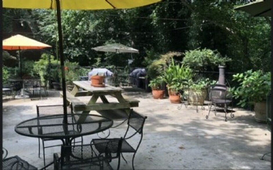 Building Photo - 430 Lindbergh Drive NE