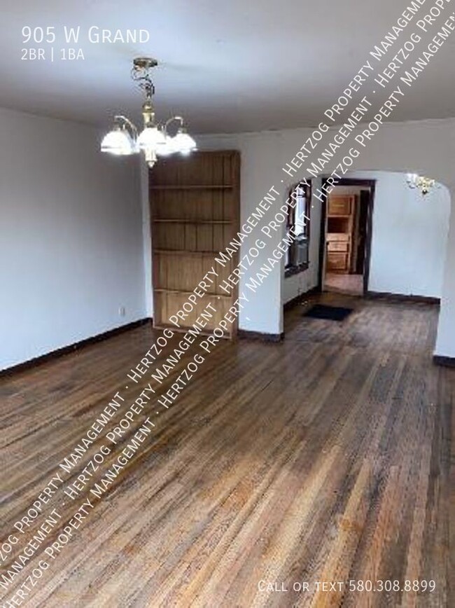 Building Photo - $650 Rent / 2 Bedroom / 1 Bathroom Rental ...