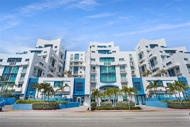 Building Photo - 7600 Collins Ave