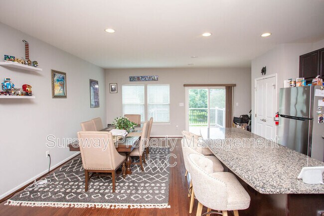 Building Photo - 172 Fela Dr