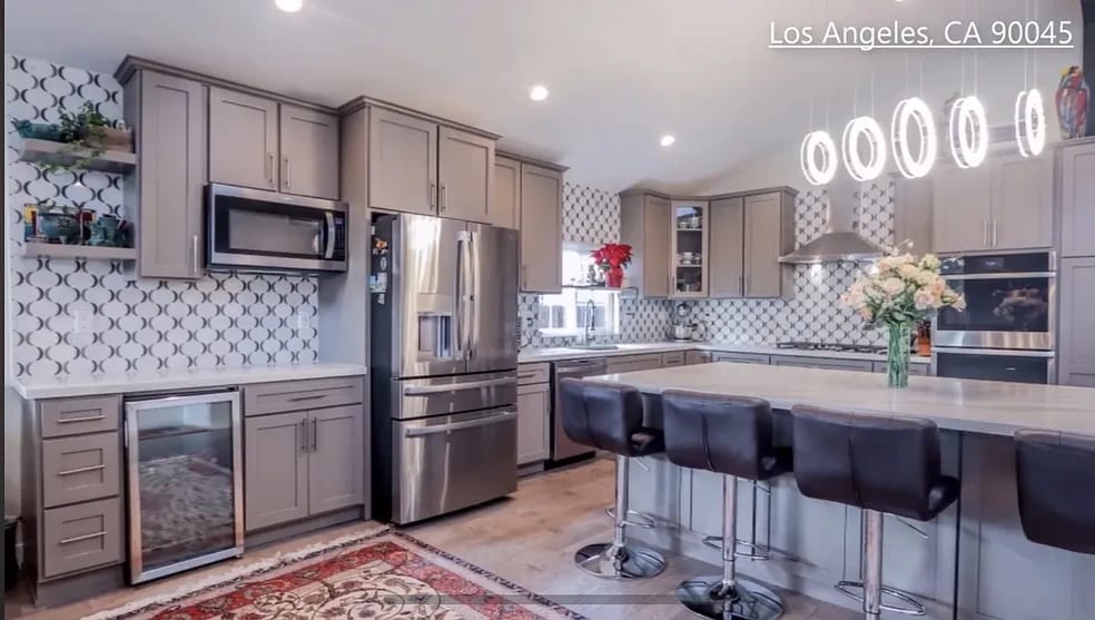 Building Photo - 5442 W 76th St